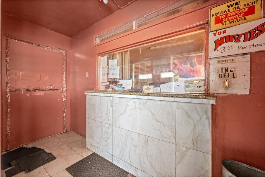 More Photos Of 900 S Union Ave, Bakersfield Hotel For Sale