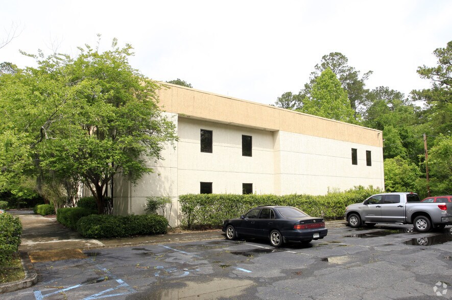 More Photos Of 500 Oakbrook Ln, Summerville Office For Lease