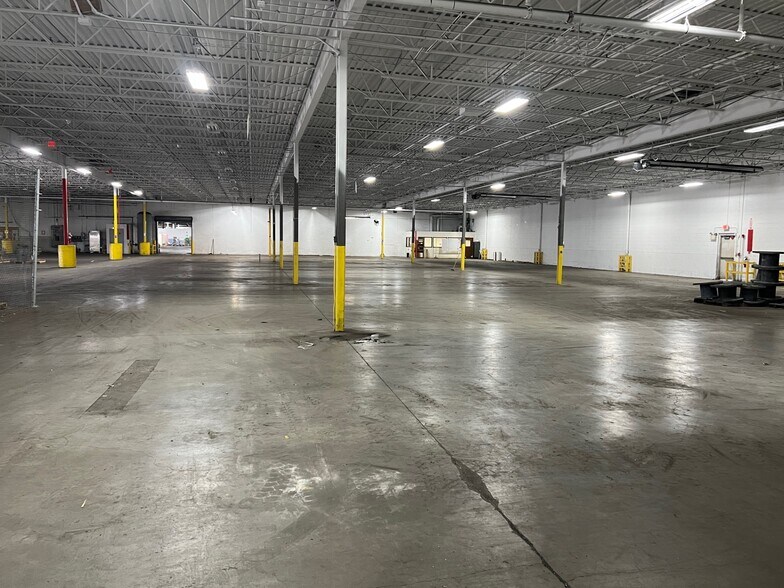 More Photos Of 330 Turner St, Attleboro Manufacturing For Lease