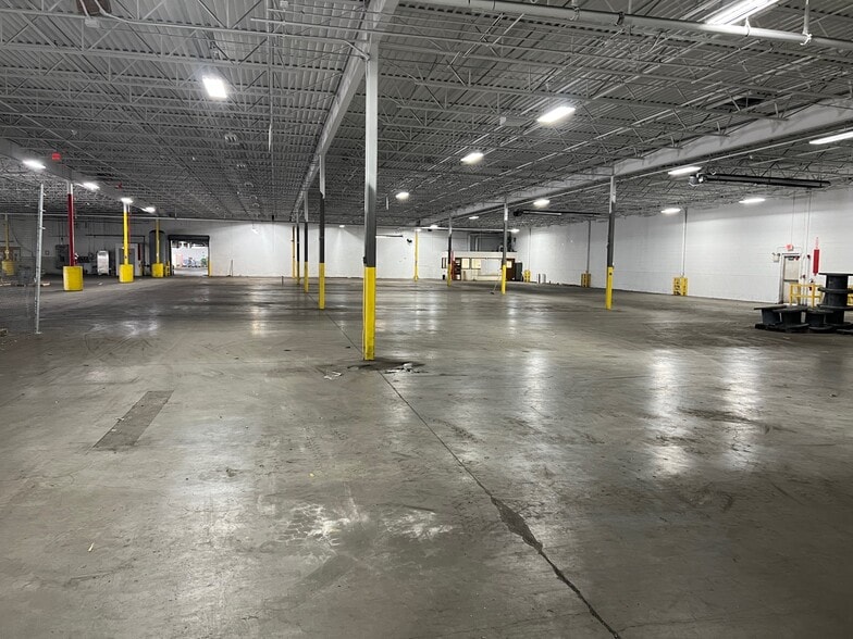 More Photos Of 330 Turner St, Attleboro Manufacturing For Lease
