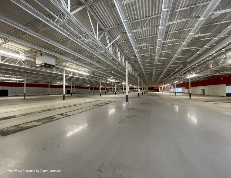 More Photos Of 1200 Main St, Bishop Freestanding For Lease