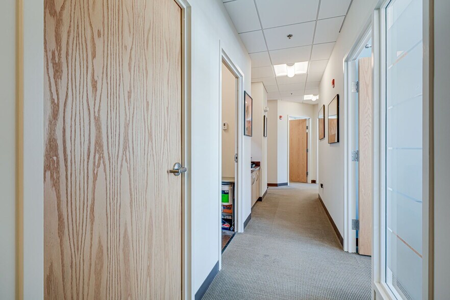 More Photos Of 7115 Leesburg Pike, Falls Church Office For Sale