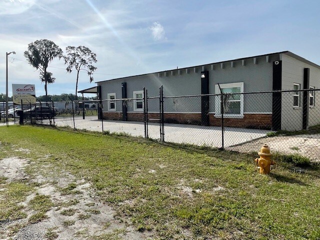 More Photos Of 350 W Brannen Rd, Lakeland Manufacturing For Sale