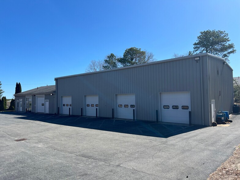 More Photos Of 7 Colonel Dr, Bourne Auto Repair For Sale