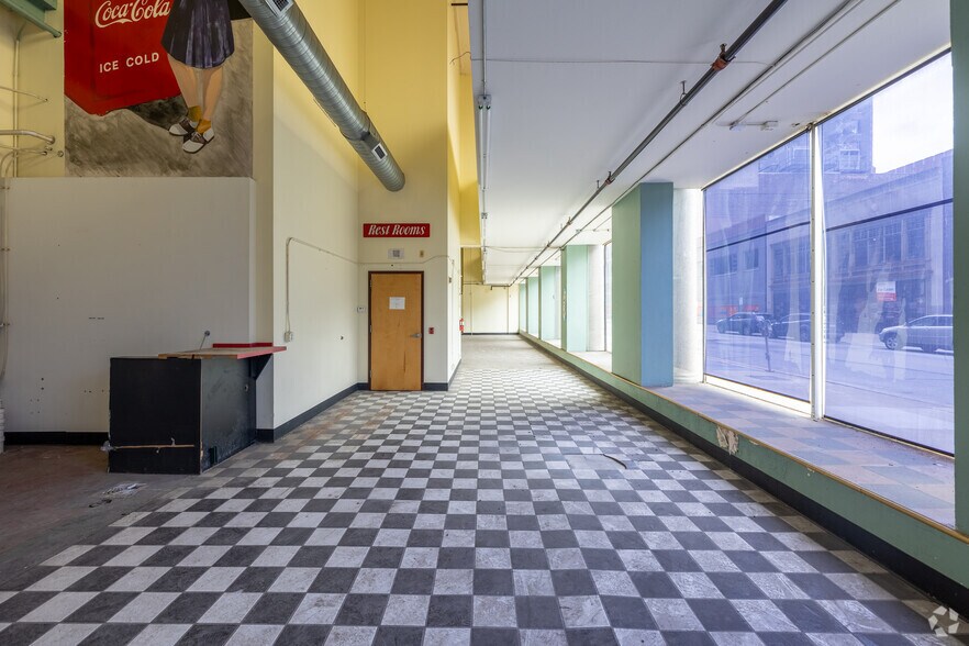 More Photos Of 513 Adams St, Toledo Apartments For Lease