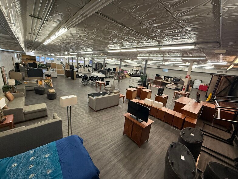 More Photos Of 3360-3362 Summer Ave, Memphis Freestanding For Sale