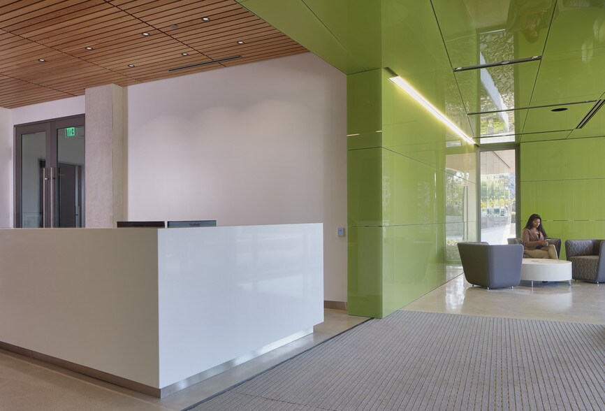 More Photos Of 9310 Athena Cir, La Jolla Research And Development For Lease