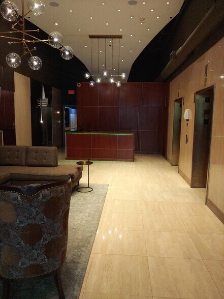 More Photos Of 917 Main St, Houston Apartments For Sale