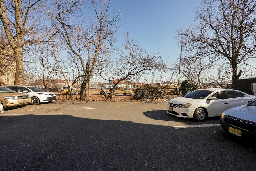 More Photos Of 150 Dayton St, Newark Multifamily For Sale