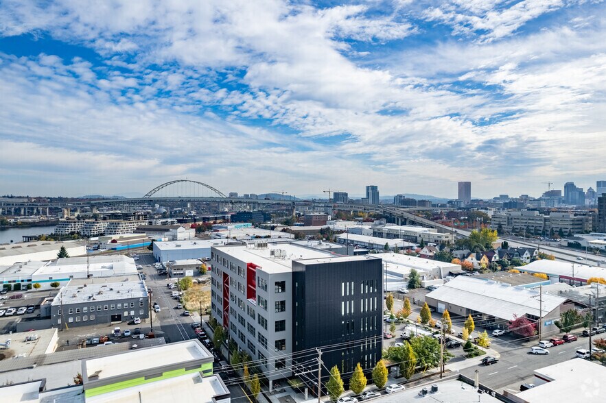 More Photos Of 2130 NW York St, Portland Warehouse For Lease