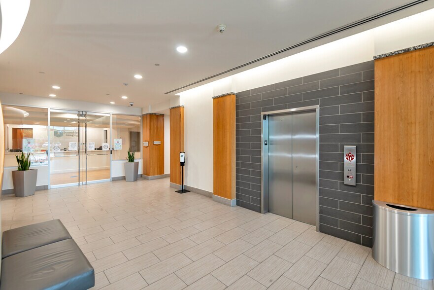 More Photos Of 9201 E Mountain View Rd, Scottsdale Medical For Lease