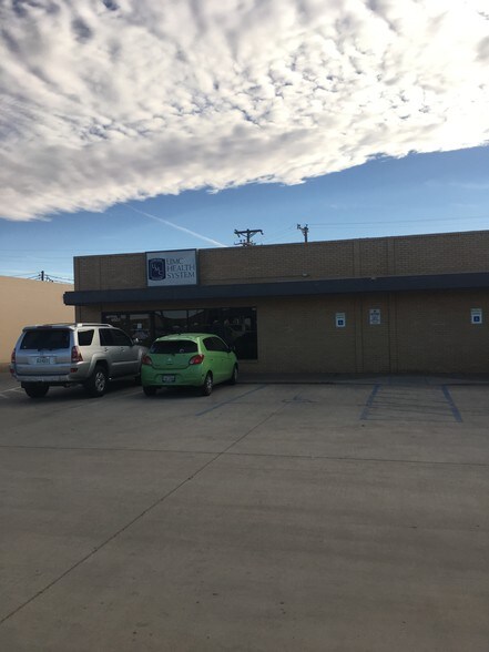 More Photos Of 4601-4623 W Loop 289, Lubbock Office For Lease