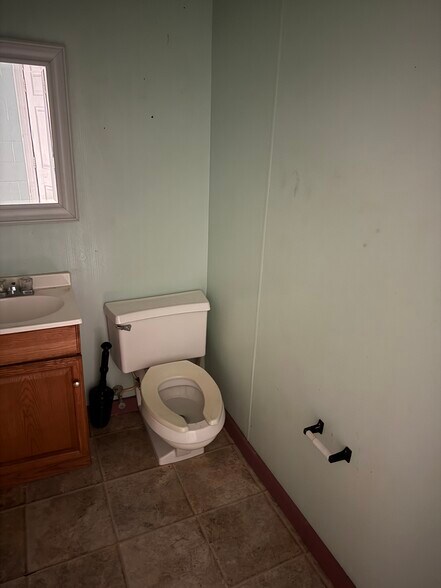 More Photos Of 1429 Athens Rd, Crawford Flex For Sale