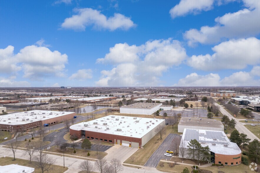 More Photos Of 909 Asbury Dr, Buffalo Grove Light Manufacturing For Lease
