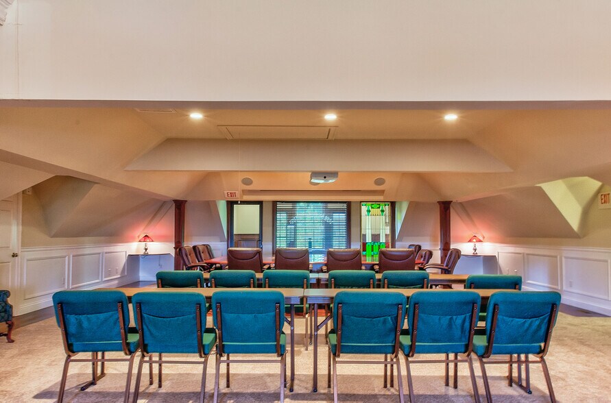 More Photos Of 2614 Boston Post Rd, Guilford Office Residential For Lease