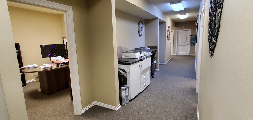 More Photos Of 1111 Fayetteville Rd, Van Buren Office For Sale