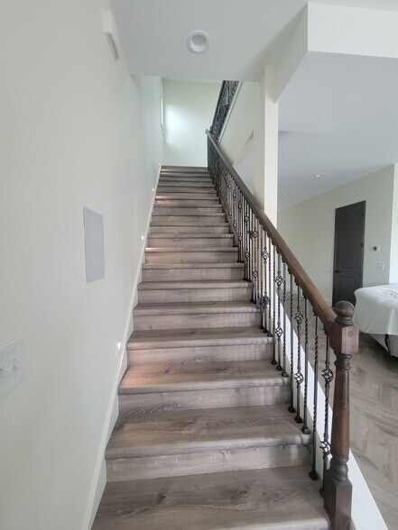 More Photos Of 925 Turner St, Maryville Apartments For Sale