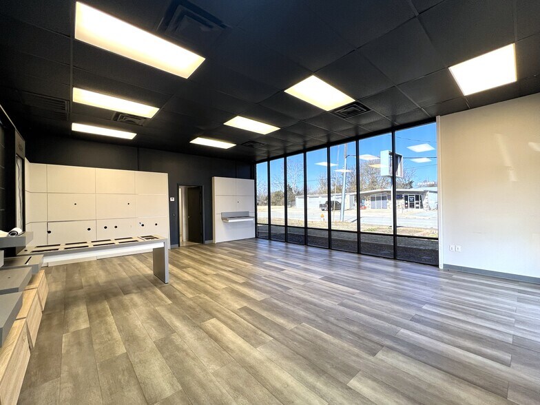 More Photos Of 216 Linda Dr, Sulphur Springs Loft Creative Space For Lease