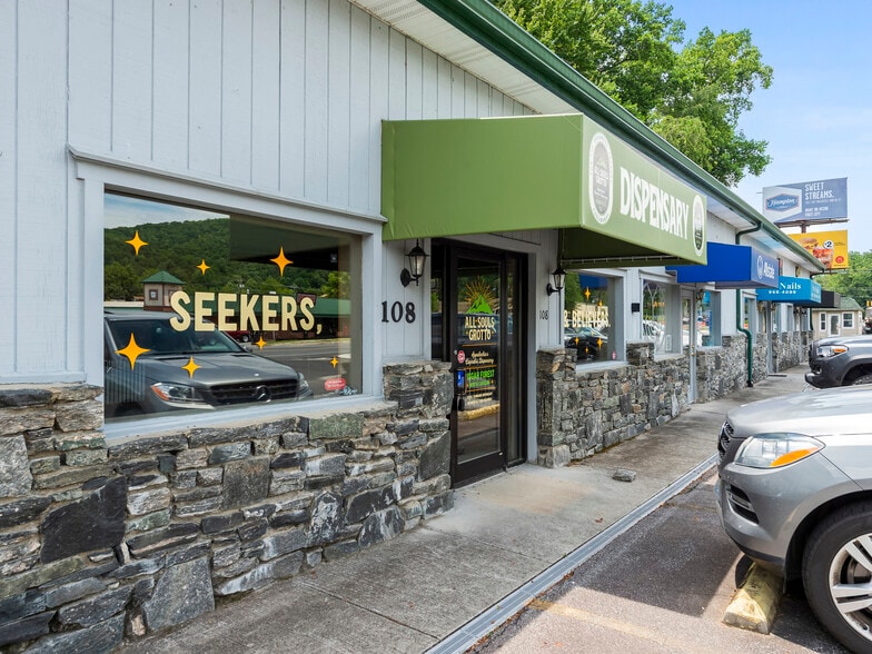 More Photos Of 98-112 Hendersonville Hwy, Pisgah Forest Storefront For Lease