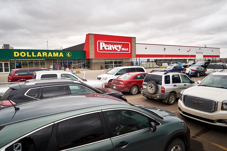 More Photos Of 608 12th Ave E, Kindersley Freestanding For Lease