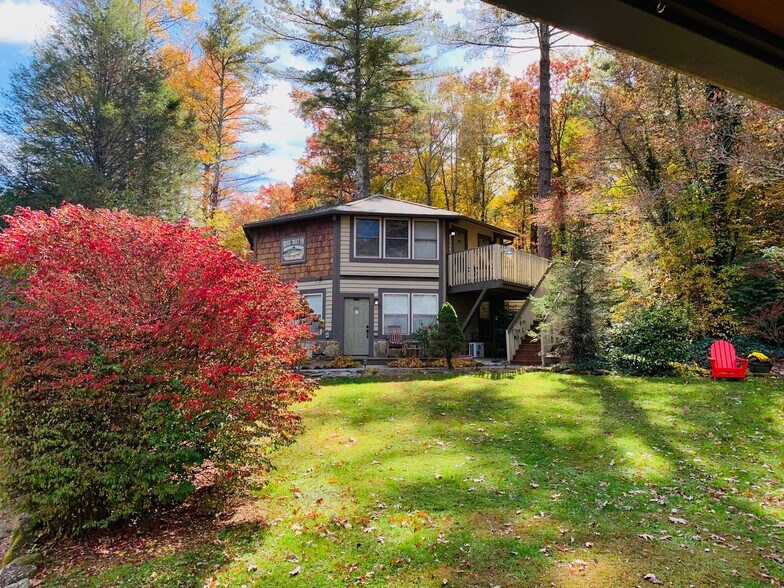 More Photos Of 19259 Rosman Hwy, Sapphire Hotel For Sale