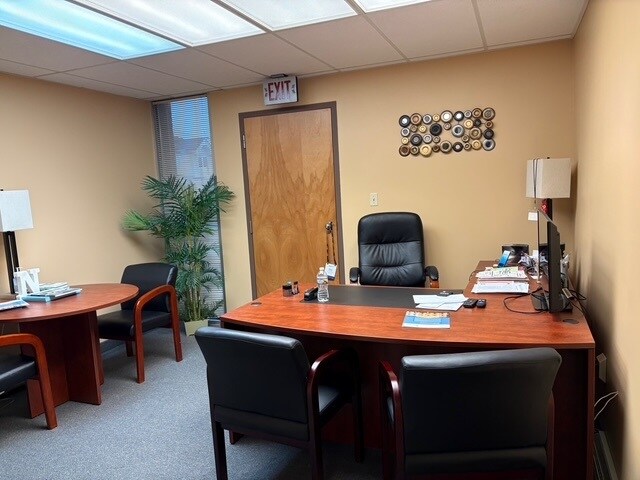More Photos Of 111 Stow Ave, Cuyahoga Falls Office For Sale