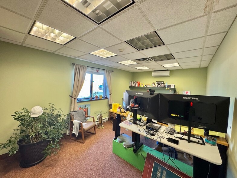 More Photos Of 4435 Austin Blvd, Island Park Office Residential For Sale