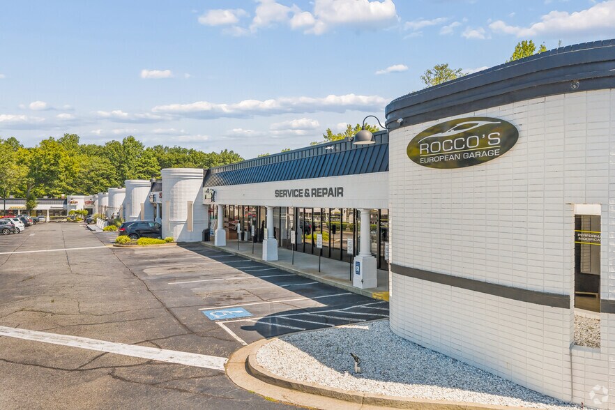 More Photos Of 11235 Alpharetta Hwy, Roswell Storefront For Lease