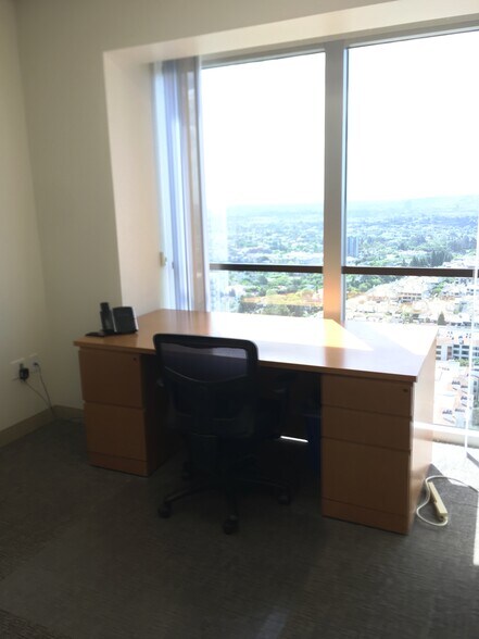 More Photos Of 2049 Century Park E, Los Angeles Office For Lease