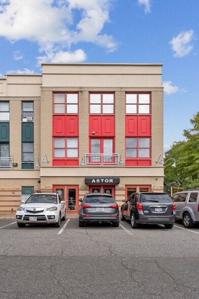 More Photos Of 2300 N Pershing Dr, Arlington Medical For Sale