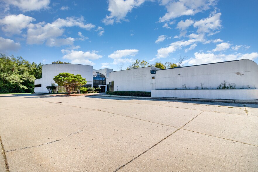 More Photos Of 10190-10198 Springfield Pike, Cincinnati Medical For Sale