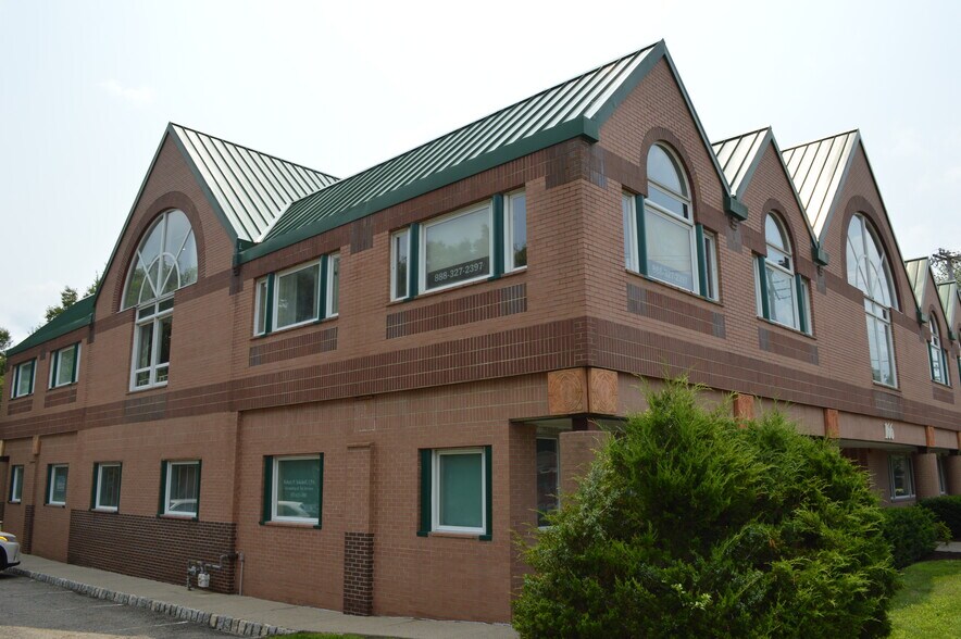 More Photos Of 166 Main St, Lincoln Park Medical For Lease