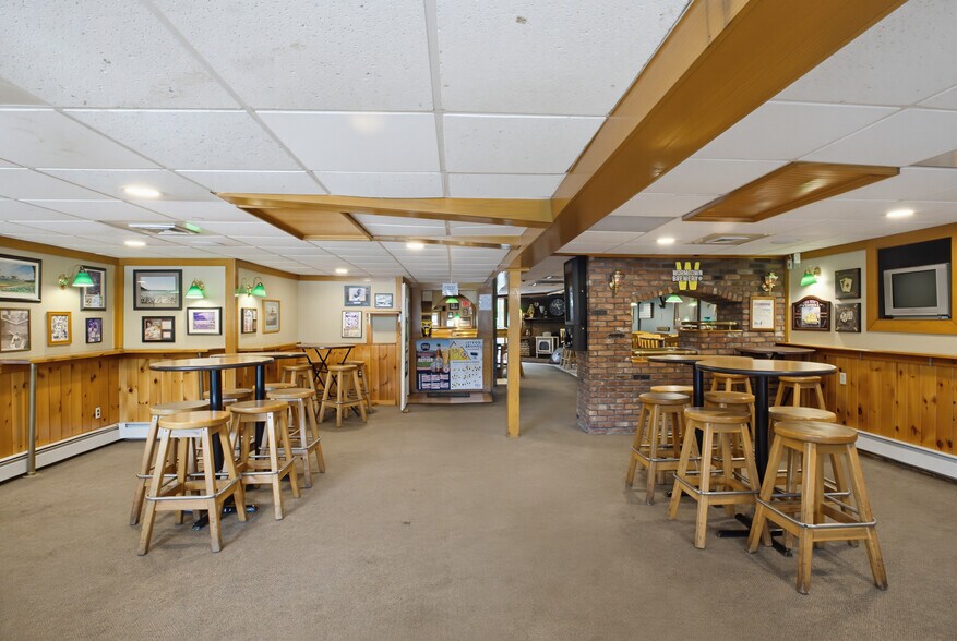 More Photos Of 113 Summer St, Lunenburg Restaurant For Sale