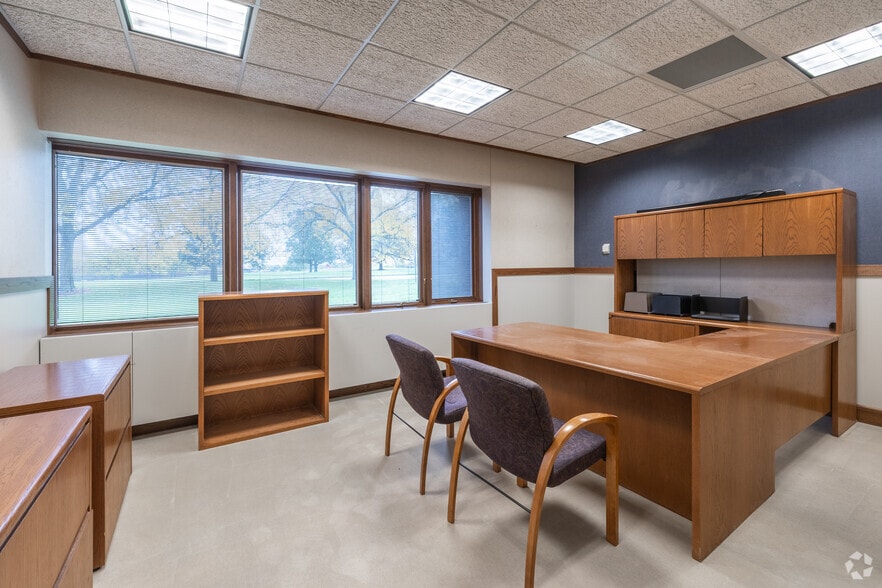 More Photos Of 700 & 734 S Waverly Rd, Holland Office For Sale