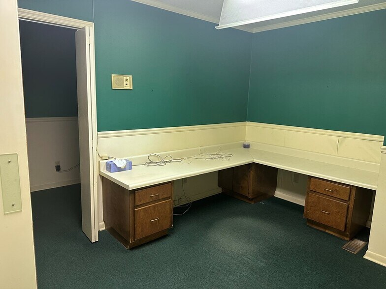 More Photos Of 115 W Park Ave, Valdosta Specialty For Sale