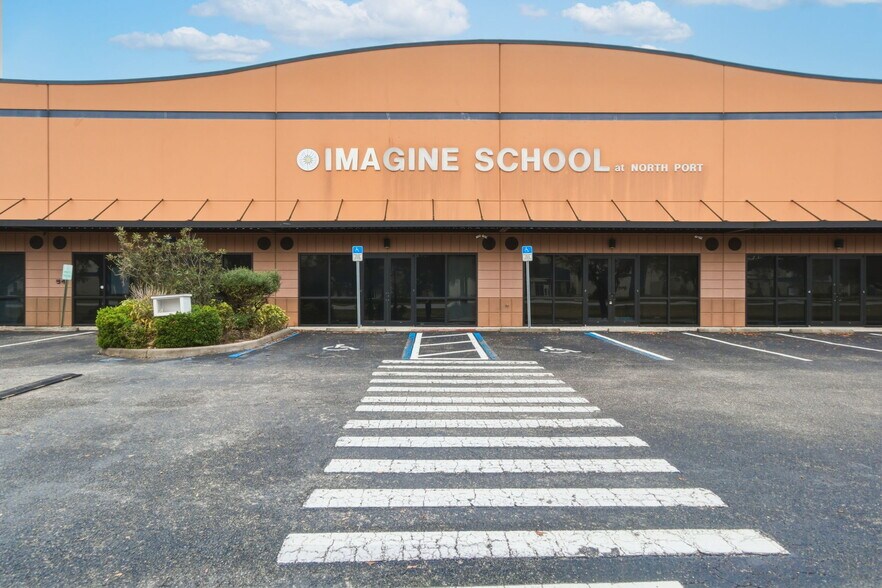 More Photos Of 1000 Innovation Ave, North Port Freestanding For Lease