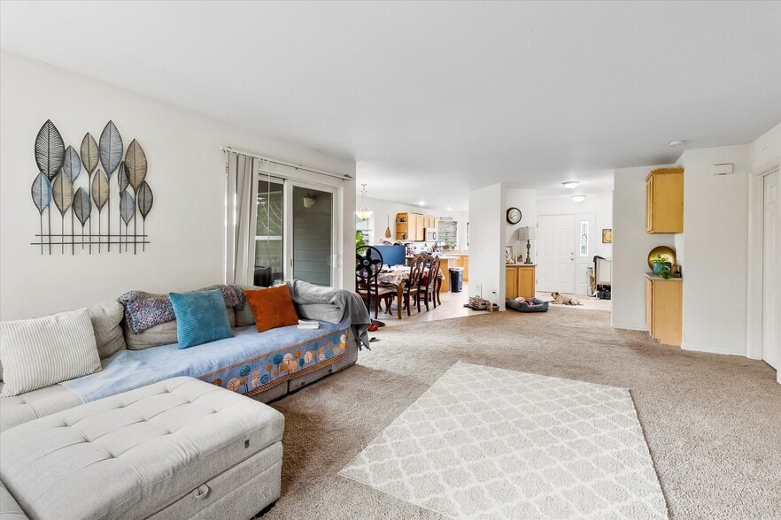 More Photos Of 344 E Bellis Fair Pky, Bellingham Apartments For Sale