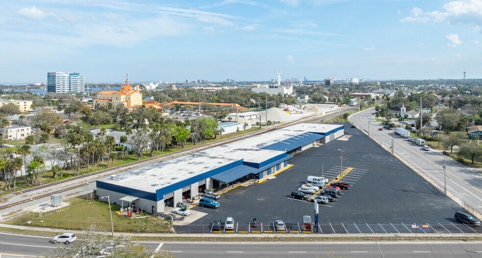 More Photos Of 405 N Charles St, Daytona Beach Warehouse For Sale