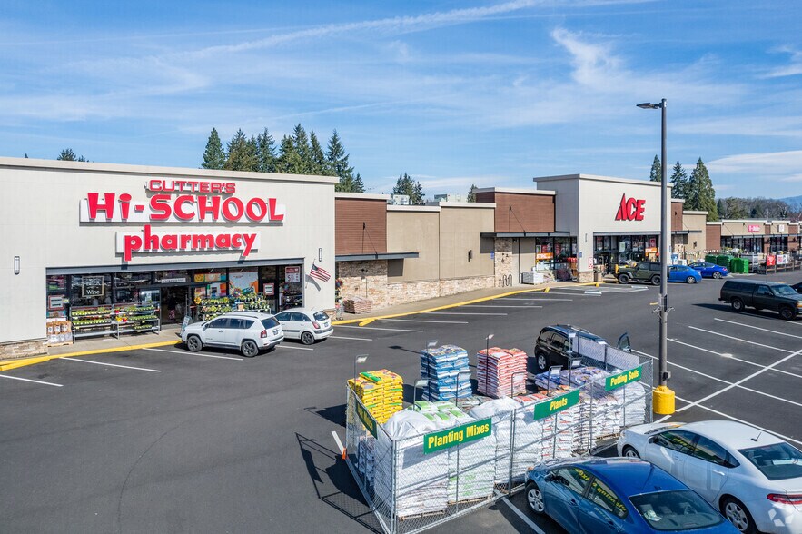 More Photos Of 107 Robbins St, Molalla Unknown For Lease