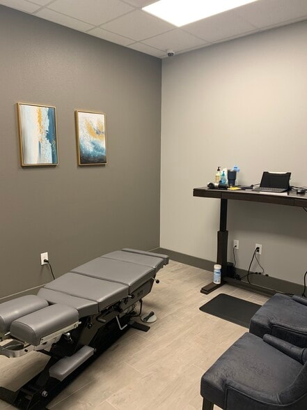 More Photos Of 610 S Watters Rd, Allen Medical For Lease