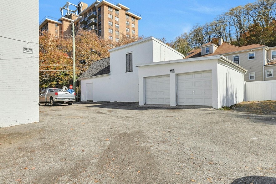 More Photos Of 141 Ferris Ave, White Plains Apartments For Sale