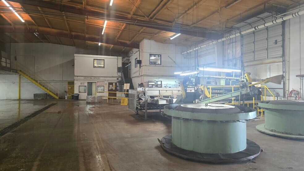 More Photos Of 2200 & 2100 Trophy Dr, McAllen Warehouse For Sale