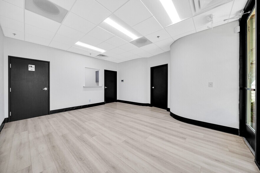 More Photos Of 4045 E Union Hills Dr, Phoenix Medical For Sale