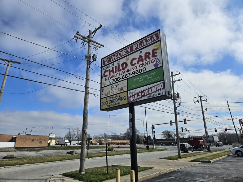 More Photos Of 4815 155th St, Oak Forest General Retail For Sale