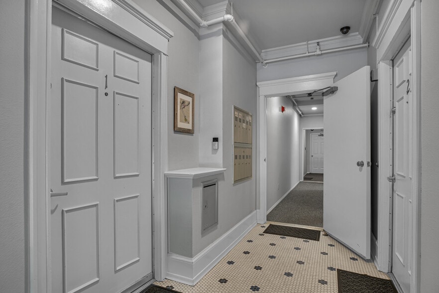 More Photos Of 1215 NW 21st Ave, Portland Apartments For Sale