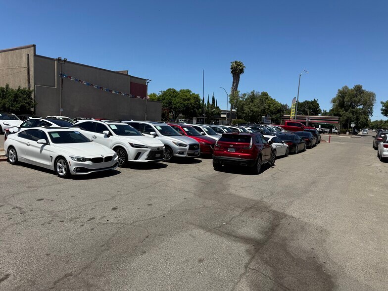 More Photos Of 450 W Grant Line Rd, Tracy Auto Dealership For Lease