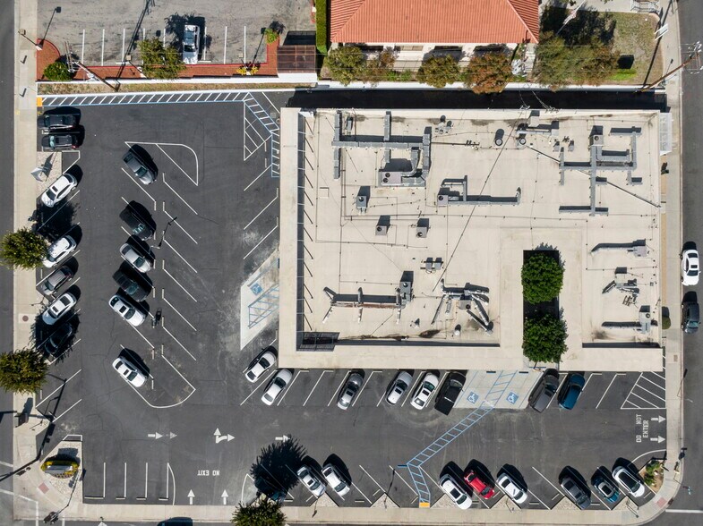 More Photos Of 428-450 N Moorpark Rd, Thousand Oaks Unknown For Lease