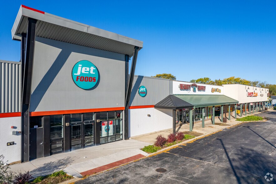 More Photos Of 94-120 S Orchard Dr, Park Forest Convenience Store For Sale