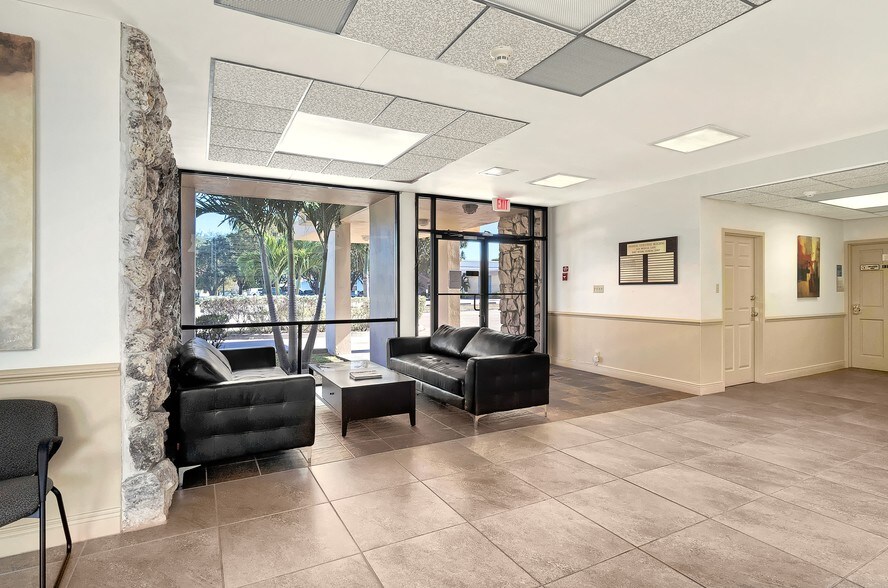 More Photos Of 1620 Medical Ln, Fort Myers Medical For Lease