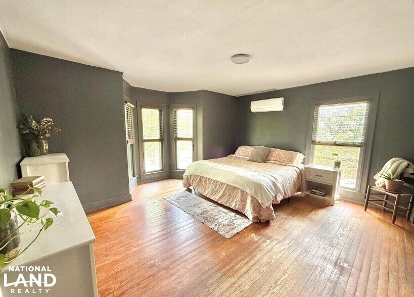 More Photos Of 4 S 1st St, Denton Specialty For Sale